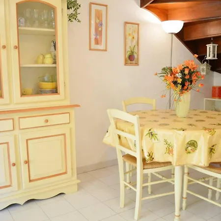 Nyaraló Maison En Duplex Au Lavandou Avec Piscine, Terrasse Et Parking Prive - 3 Pieces, 6 Couchages - Fr-1-251-20 *