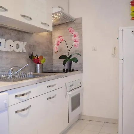 Maison En Duplex Au Lavandou Avec Piscine, Terrasse Et Parking Prive - 3 Pieces, 6 Couchages - Fr-1-251-20 Nyaraló