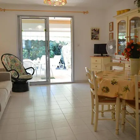 Nyaraló Maison En Duplex Au Lavandou Avec Piscine, Terrasse Et Parking Prive - 3 Pieces, 6 Couchages - Fr-1-251-20 Le Lavandou