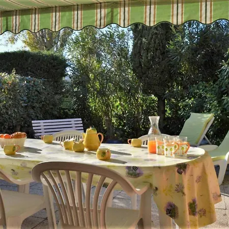 Maison En Duplex Au Lavandou Avec Piscine, Terrasse Et Parking Prive - 3 Pieces, 6 Couchages - Fr-1-251-20 Nyaraló